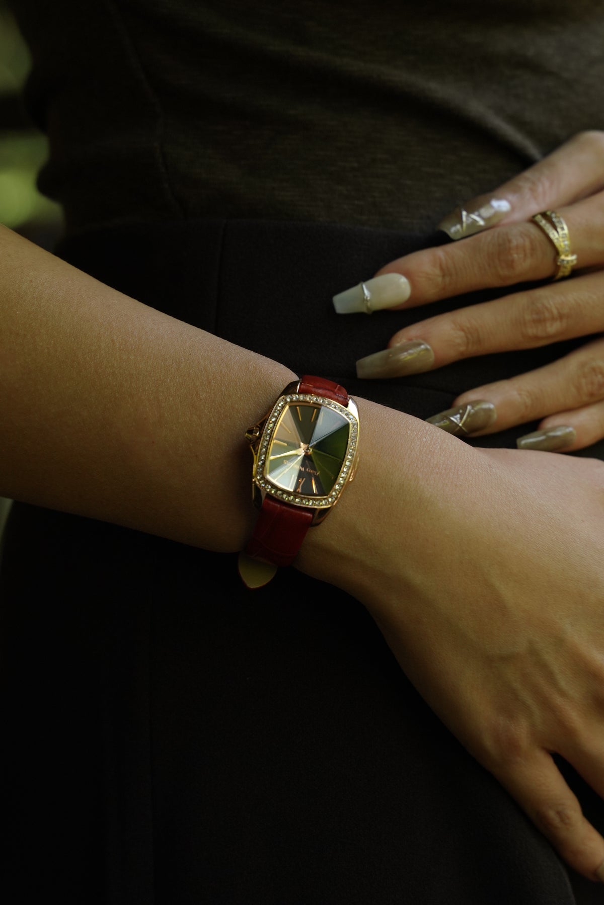 Diamond Dial Quartz Leather